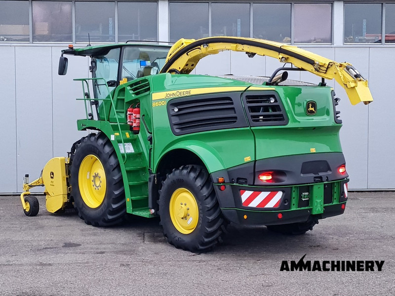 Feldhäcksler John Deere 8600 i including John Deere 639 Premium