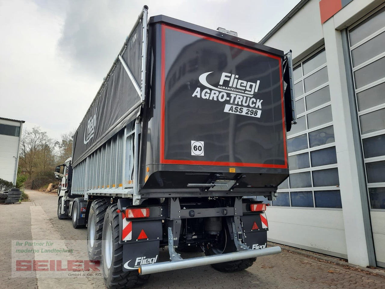 Landwirtschaftlicher Anhänger Fliegl ASS 298 Agro-Truck 55m³ + Top Lift Light: das Bild 8