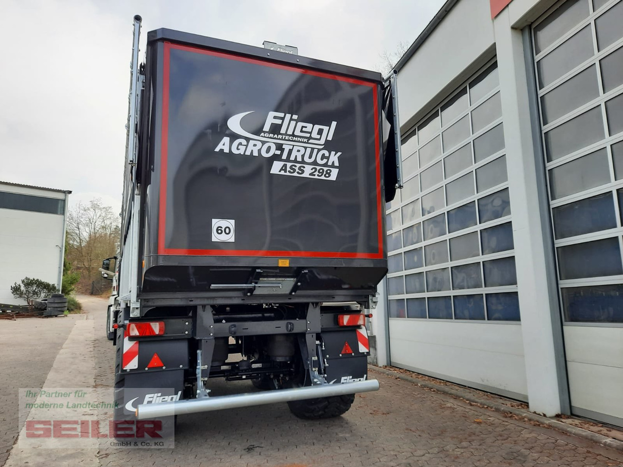 Landwirtschaftlicher Anhänger Fliegl ASS 298 Agro-Truck 55m³ + Top Lift Light: das Bild 7