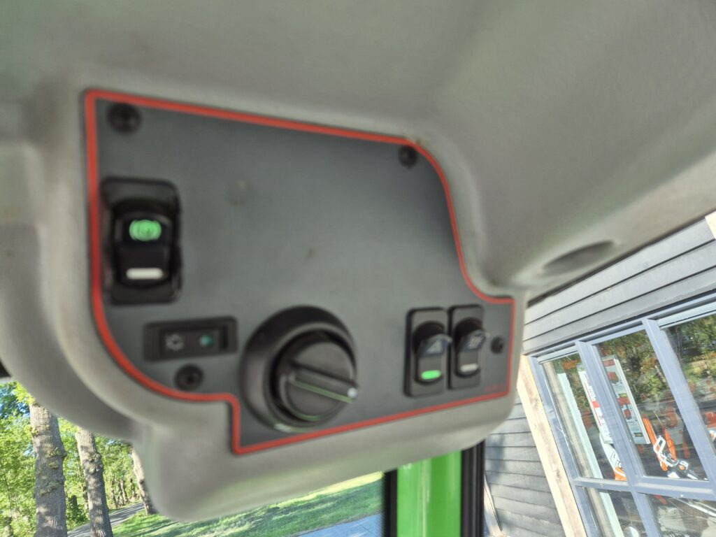 Hoflader AVANT 745 optidrive