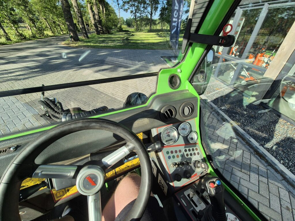 Hoflader AVANT 745 optidrive