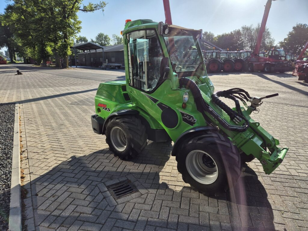 Hoflader AVANT 745 optidrive