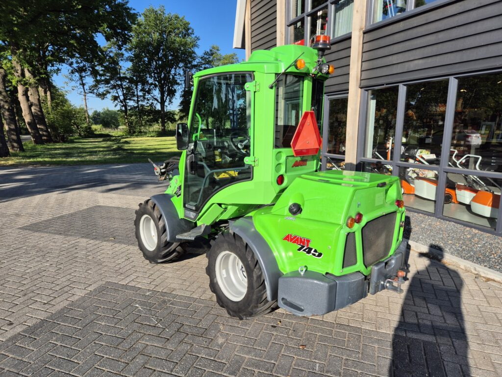 Hoflader AVANT 745 optidrive