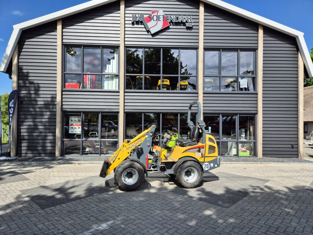 Hoflader MUSTANG AL 306 miniloader