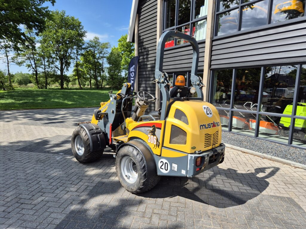 Hoflader MUSTANG AL 306 miniloader