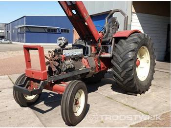 Traktor International 1246: das Bild 1