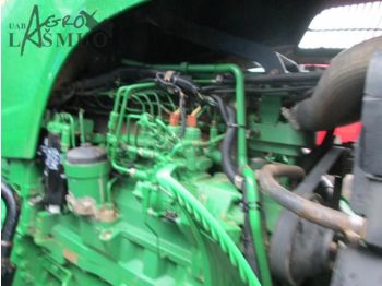Traktor JOHN DEERE 8220: das Bild 1