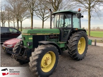 Traktor John Deere 3050: das Bild 1