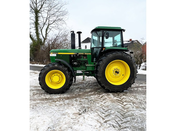 Traktor John Deere 4055: das Bild 3