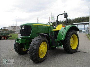 Traktor John Deere 5055 E: das Bild 1