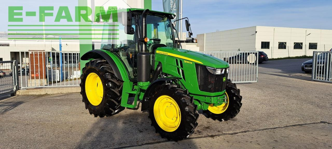 Traktor John Deere 5090M: das Bild 4