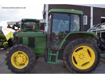 Traktor John Deere 6100 A: das Bild 1