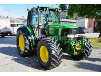 Traktor John Deere 6220: das Bild 1