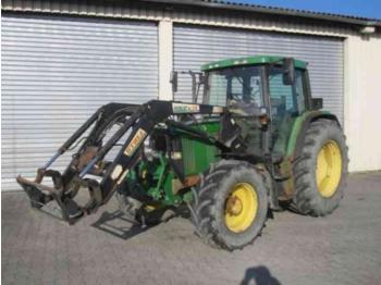 Traktor John Deere 6310 Premium: das Bild 1