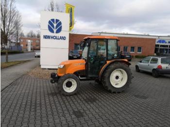 Traktor New Holland F480: das Bild 1