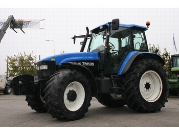 Traktor New Holland/Ford TM135: das Bild 1