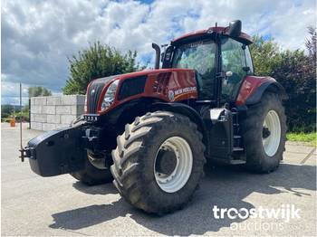 Traktor New Holland T8.300: das Bild 1