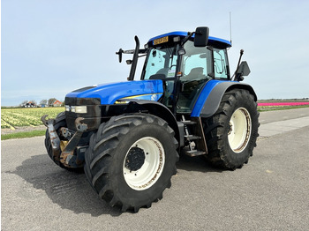New Holland TM 155 - Traktor: das Bild 1