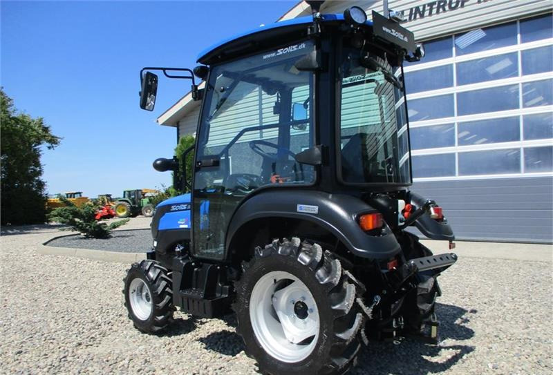Solis 26 HST med kabine og traktorhjul Traktor kaufen in Dänemark