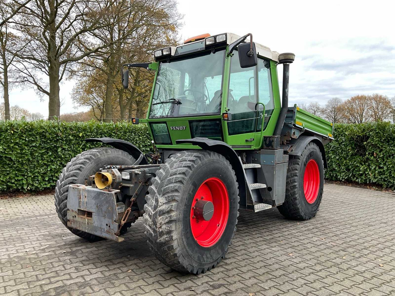 Traktor 2001 FENDT XYLON 520 ALL-WHEEL DRIVE FARM TRACTOR