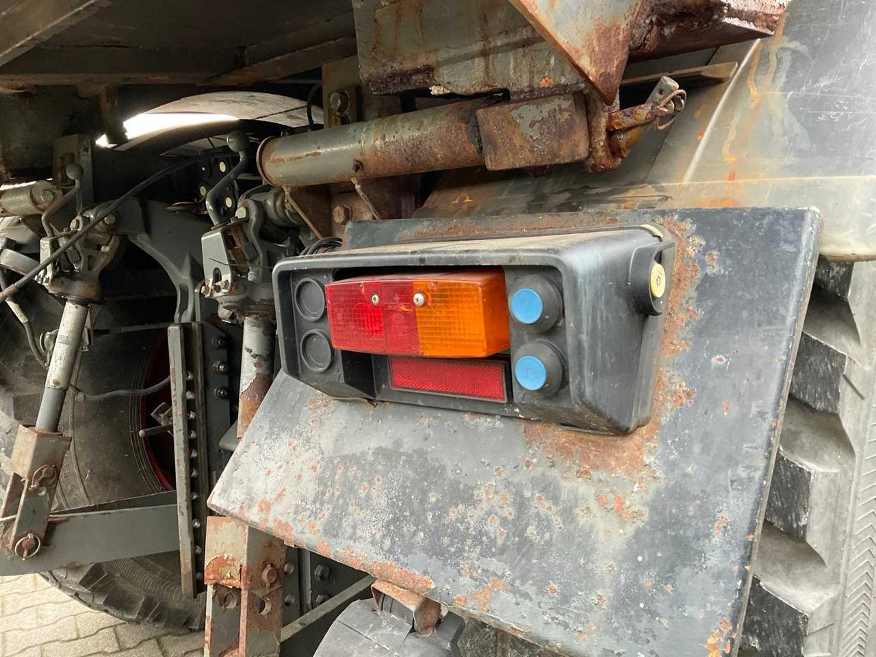 Traktor 2001 FENDT XYLON 520 ALL-WHEEL DRIVE FARM TRACTOR