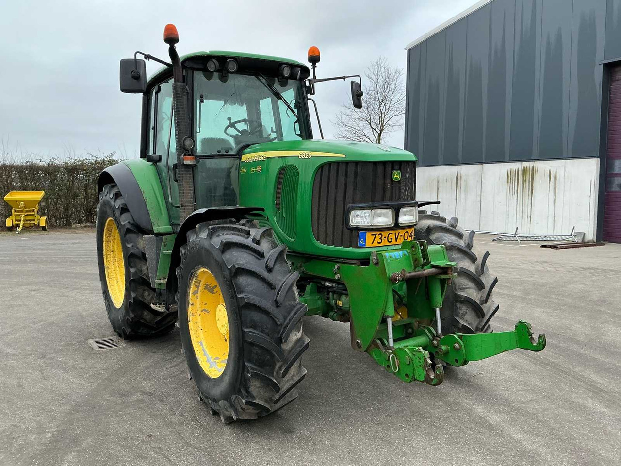 Traktor 2002 JOHN DEERE 6820 4WD TRACTOR
