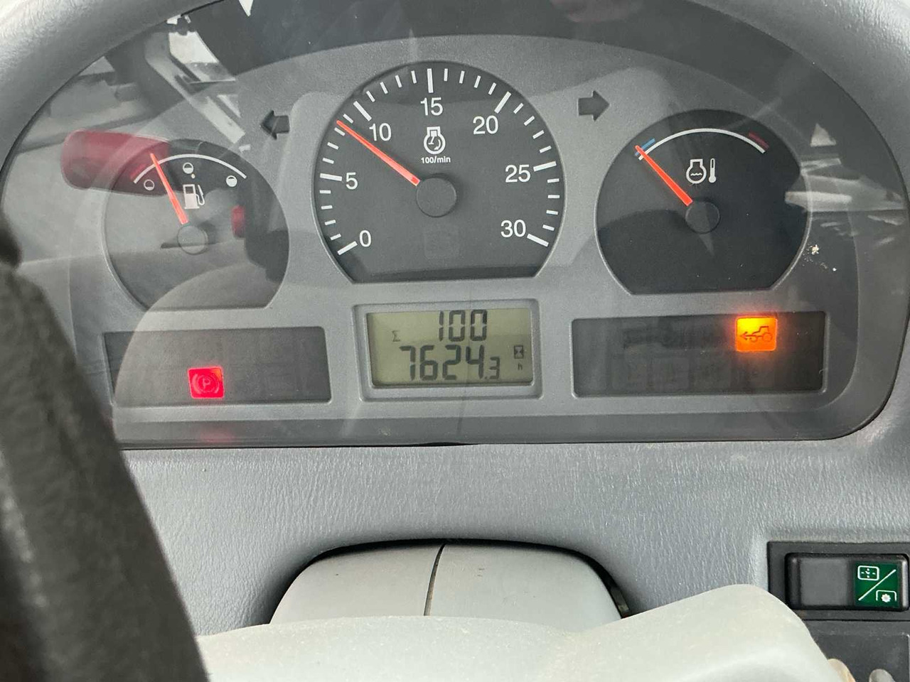 Traktor 2004 VALTRA T120 ALL-WHEEL DRIVE FARM TRACTOR