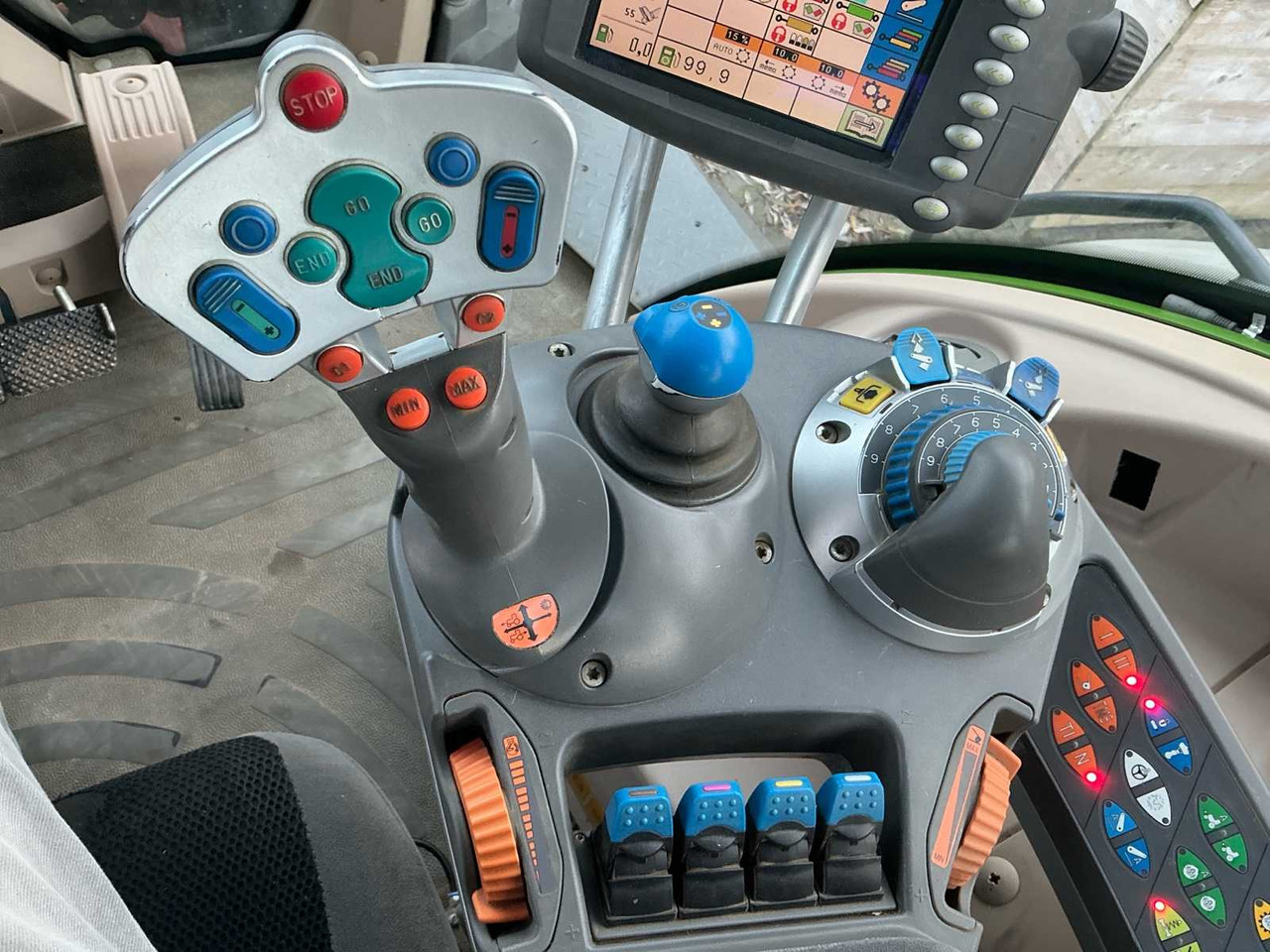 Traktor 2010 FENDT 930 VARIO ALL-WHEEL DRIVE FARM TRACTOR