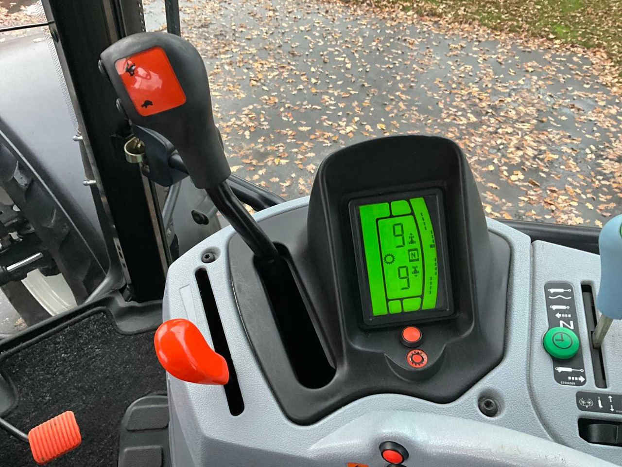 Traktor 2011 NEW HOLLAND T6020 ELITE FOUR WHEEL DRIVE FARM TRACTOR