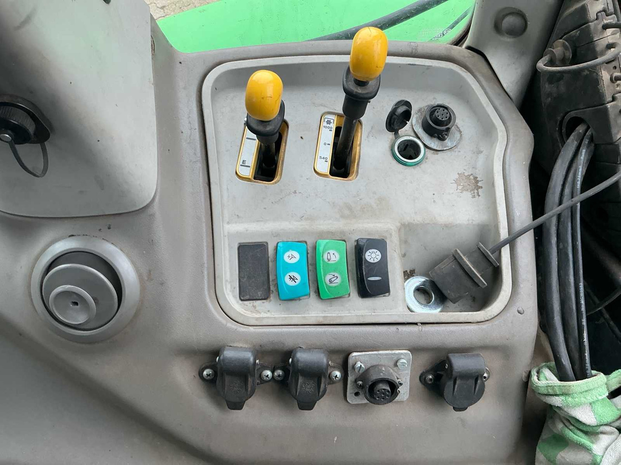 Traktor 2016 DEUTZ-FAHR SDF ALL-WHEEL DRIVE FARM TRACTOR