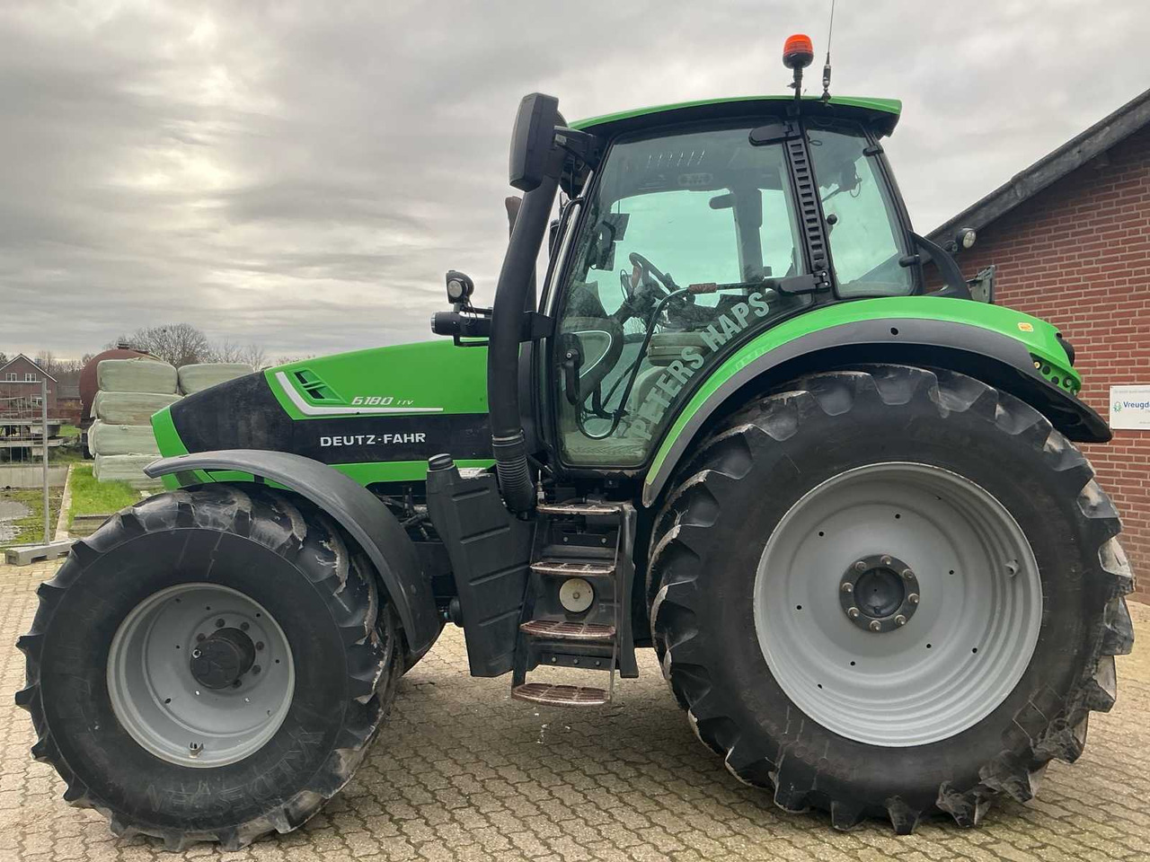 Traktor 2016 DEUTZ-FAHR SDF ALL-WHEEL DRIVE FARM TRACTOR
