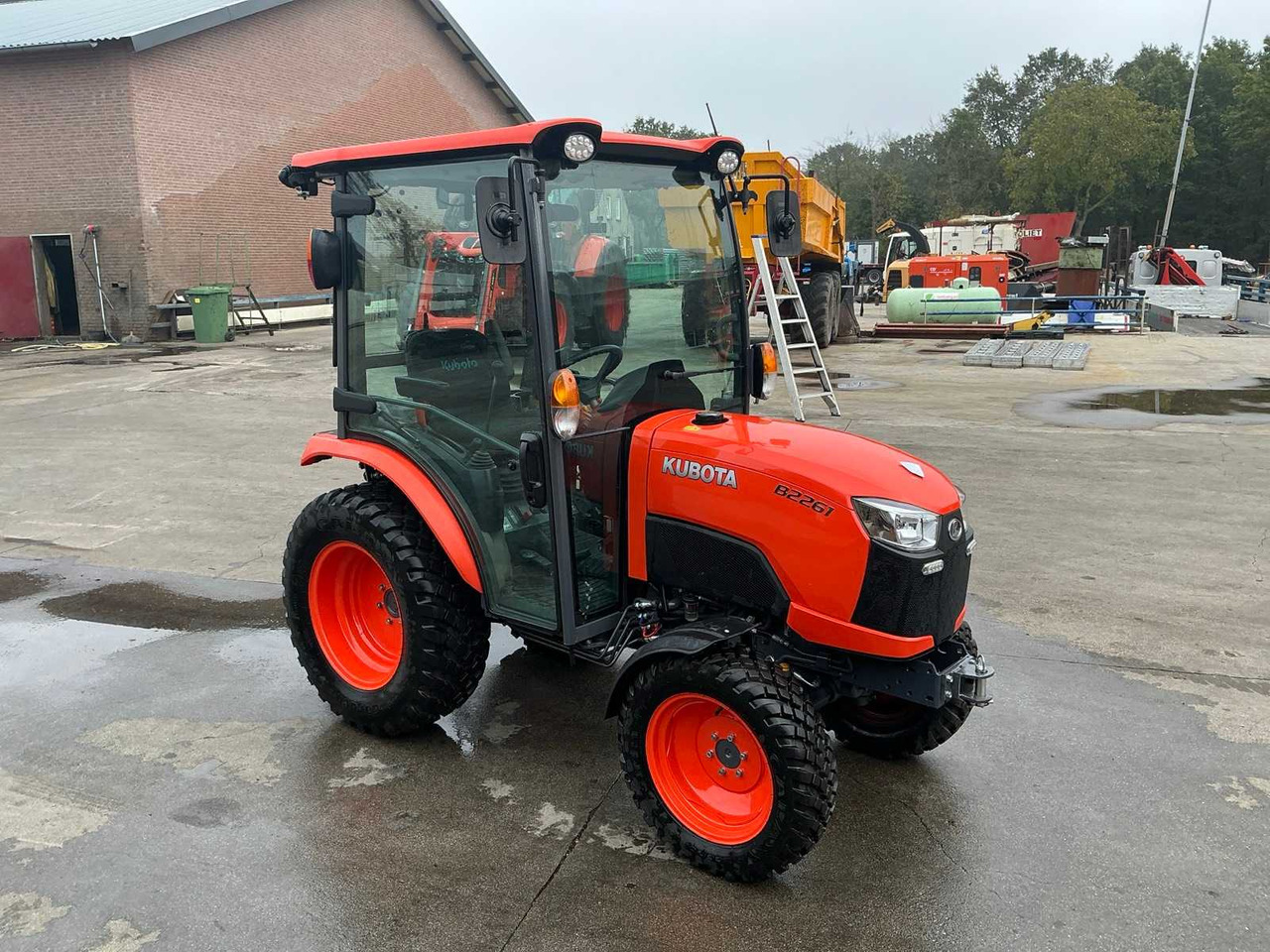 Traktor 2022 KUBOTA B2261 FOUR WHEEL DRIVE FARM TRACTOR
