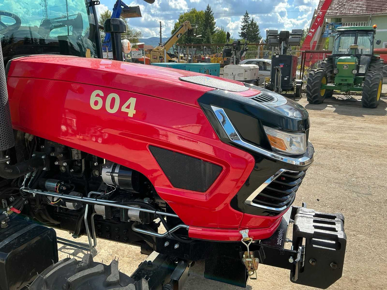 Traktor - 604 - 4-WHEEL DRIVE TRACTOR - 2025
