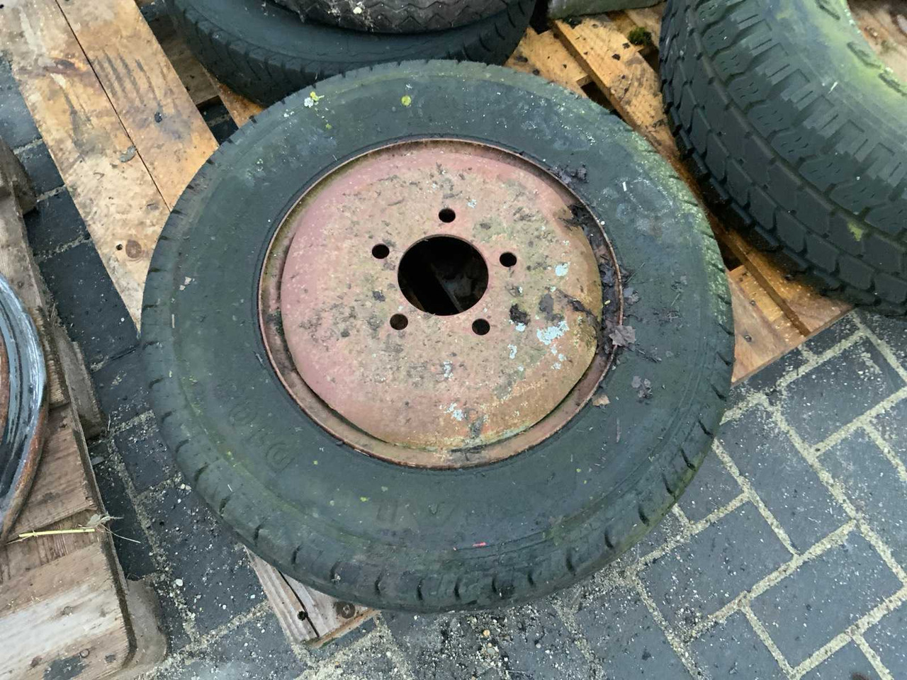 Traktor BATCH (TRUCK) TIRES AND RIMS
