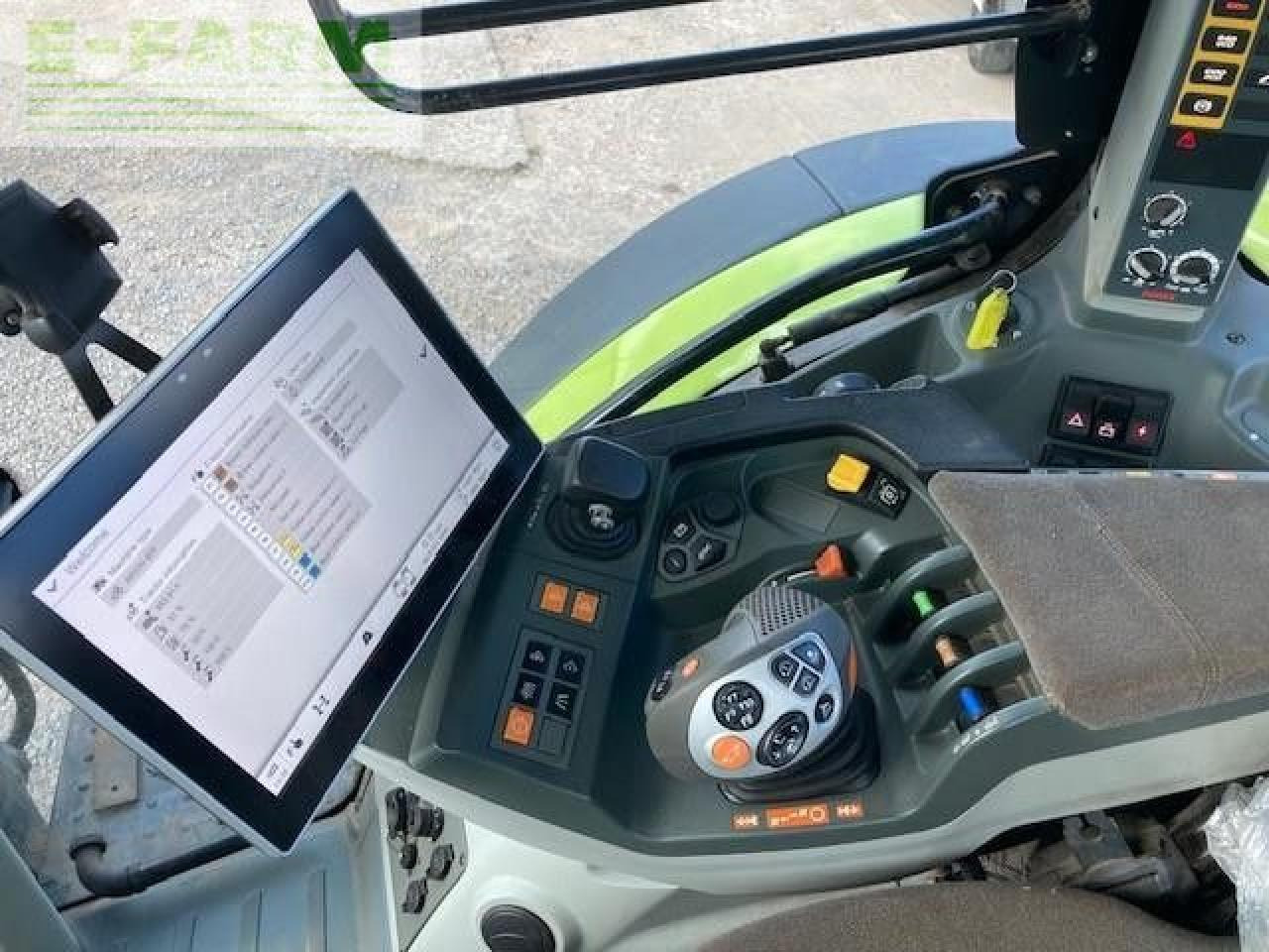 Traktor CLAAS ARION 650
