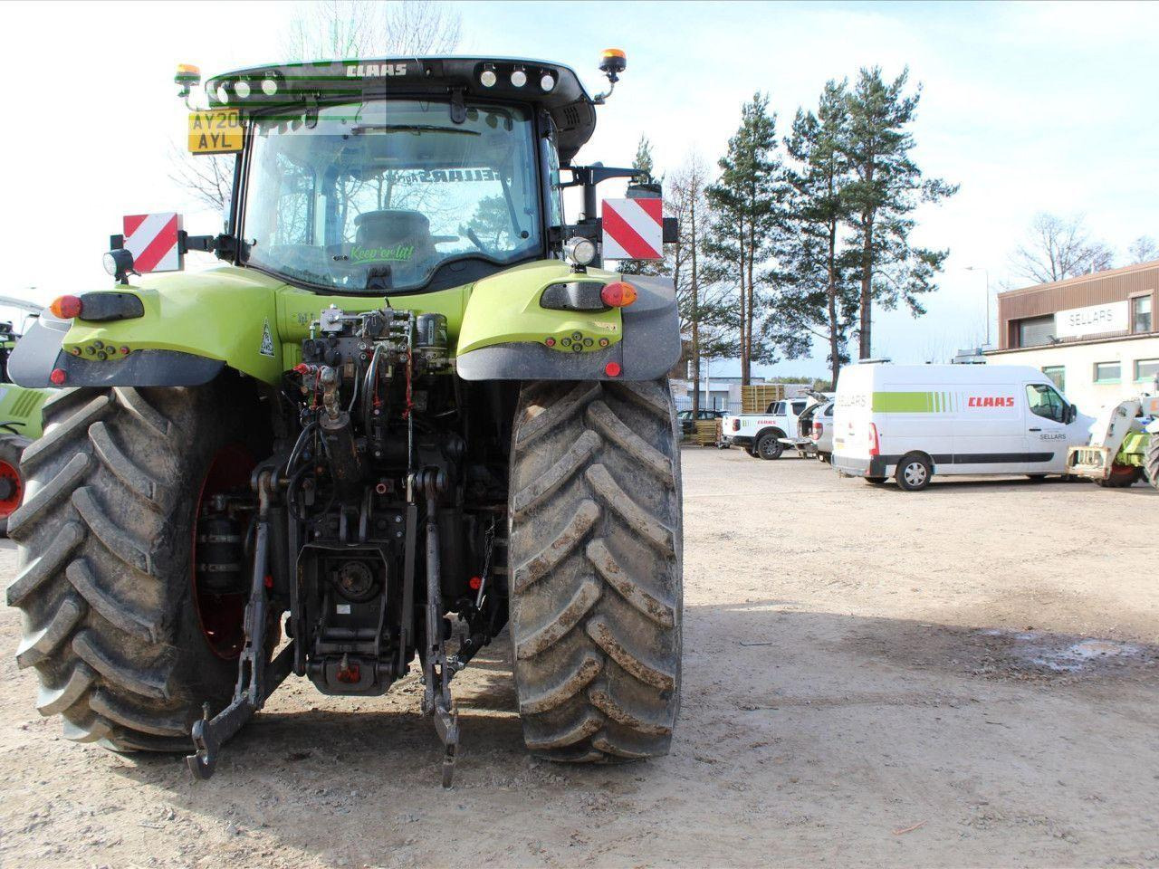 Traktor CLAAS AXION 810 CIS