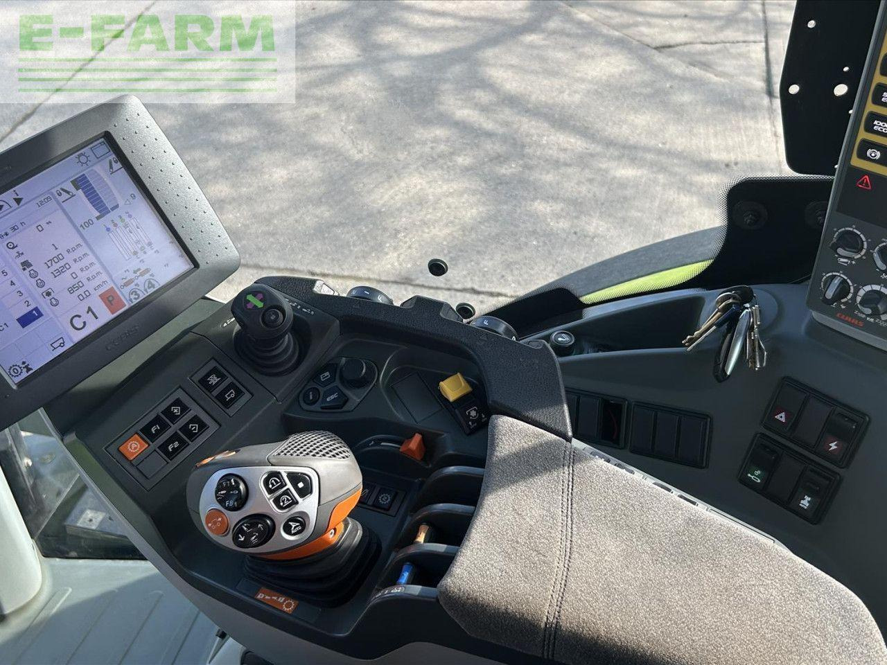 Traktor CLAAS AXION 830