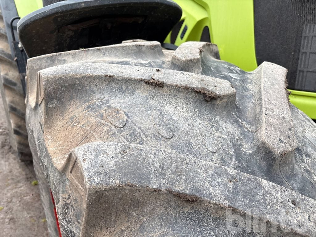 Traktor CLAAS AXION 830