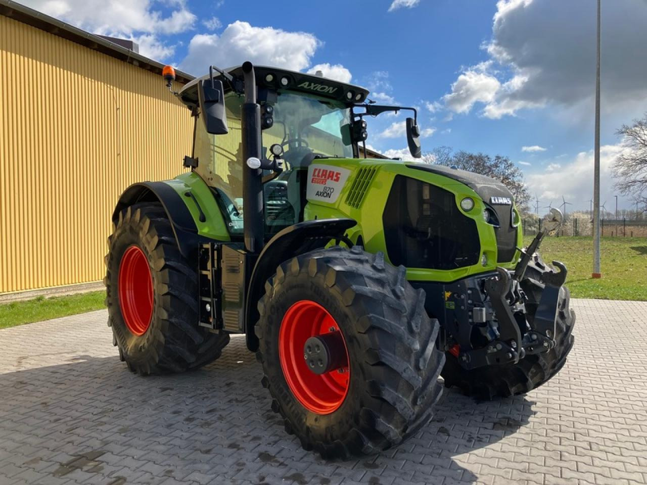 Traktor CLAAS AXION 870