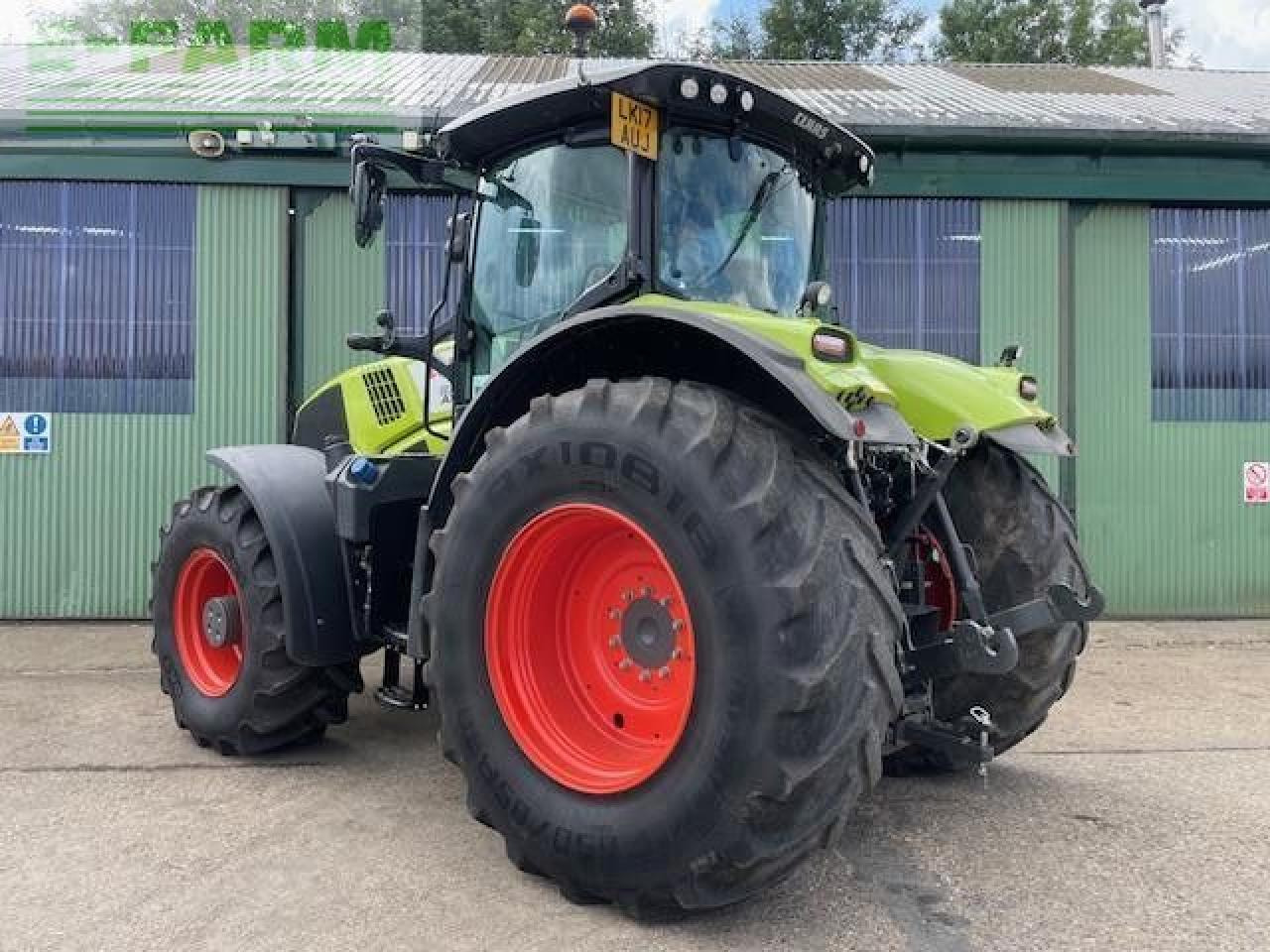 Traktor CLAAS AXION 870