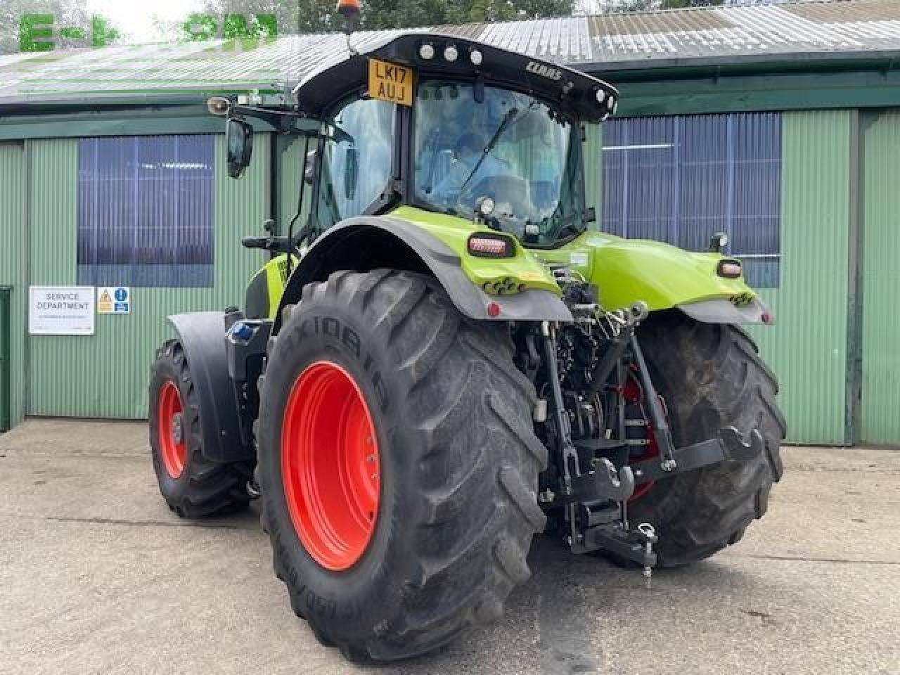Traktor CLAAS AXION 870
