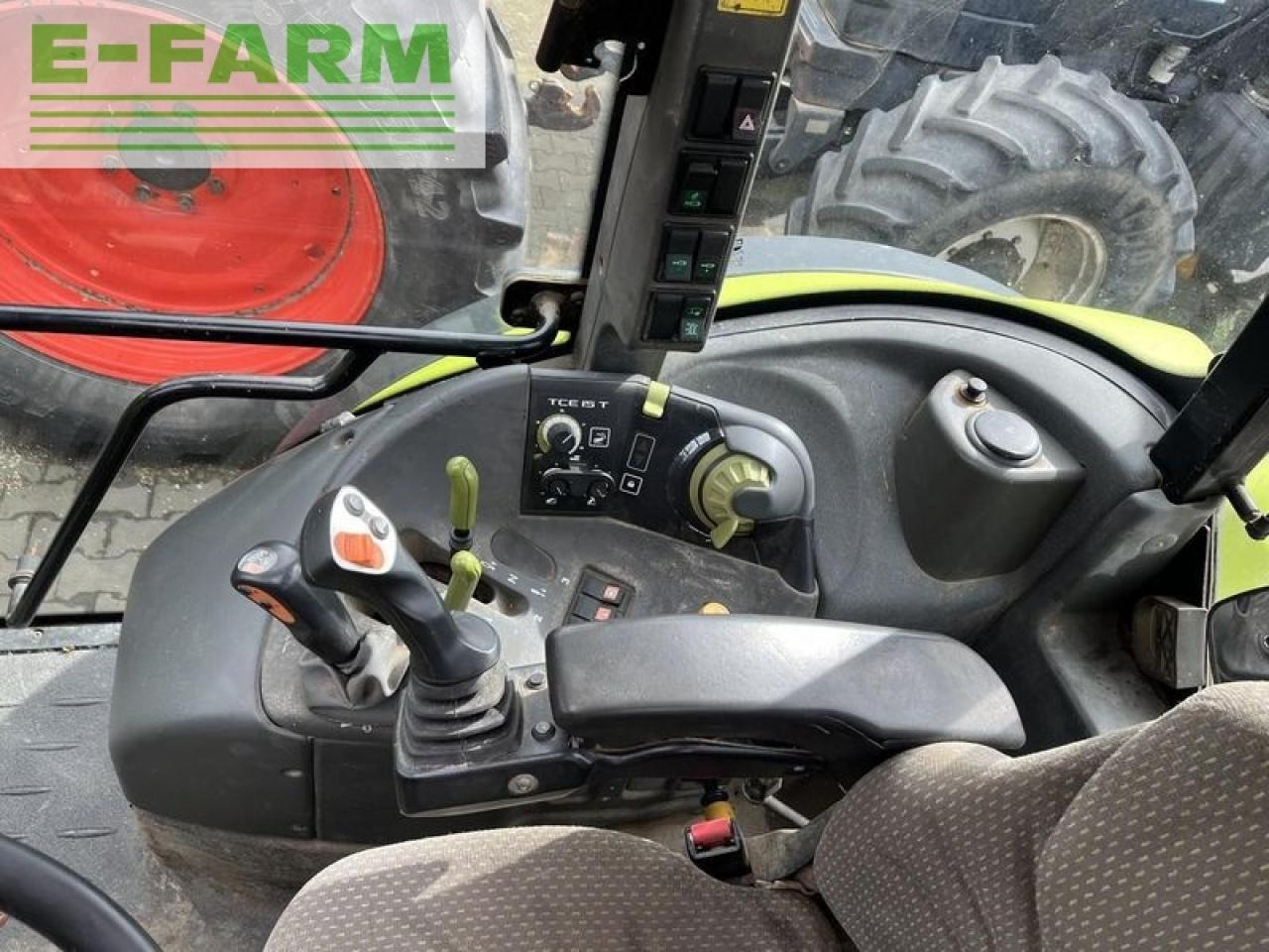 Traktor CLAAS arion 420 cis + claas fl100