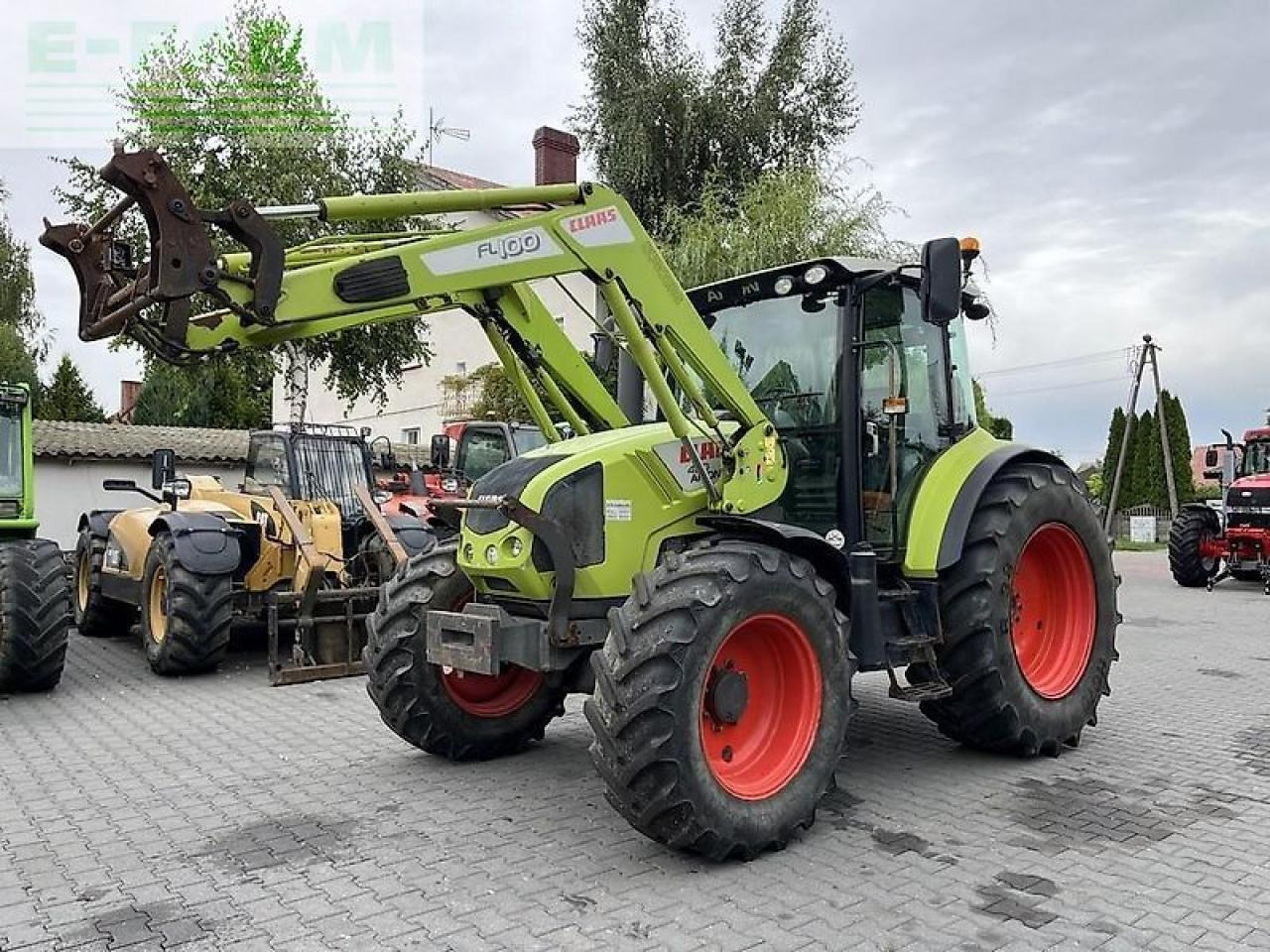 Traktor CLAAS arion 420 cis + claas fl100