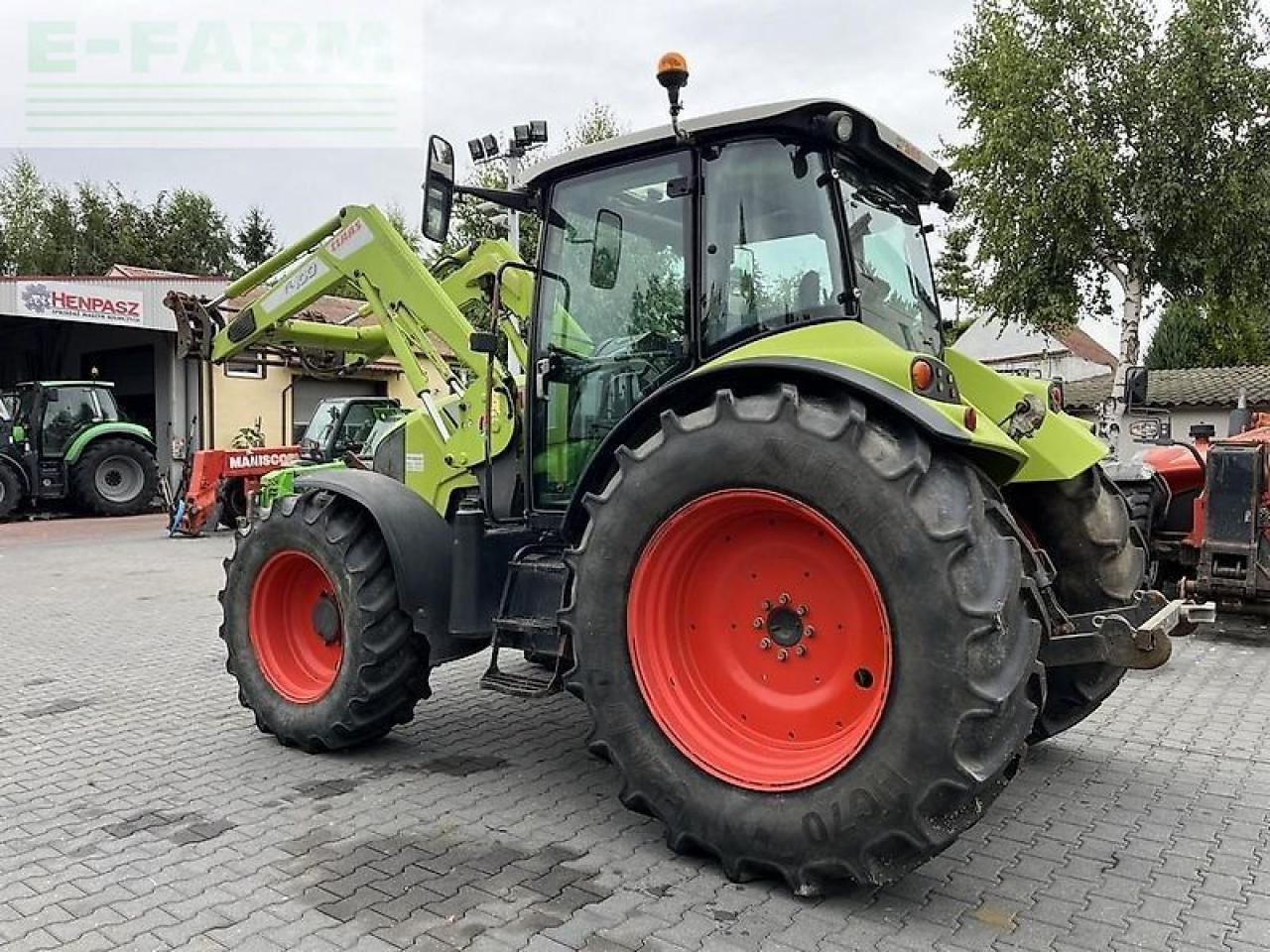 Traktor CLAAS arion 420 cis + claas fl100