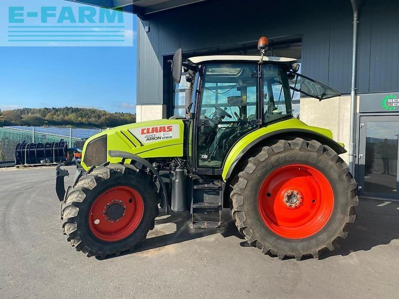 Traktor CLAAS arion 420 cis mit lenksystem und frontkraftheber