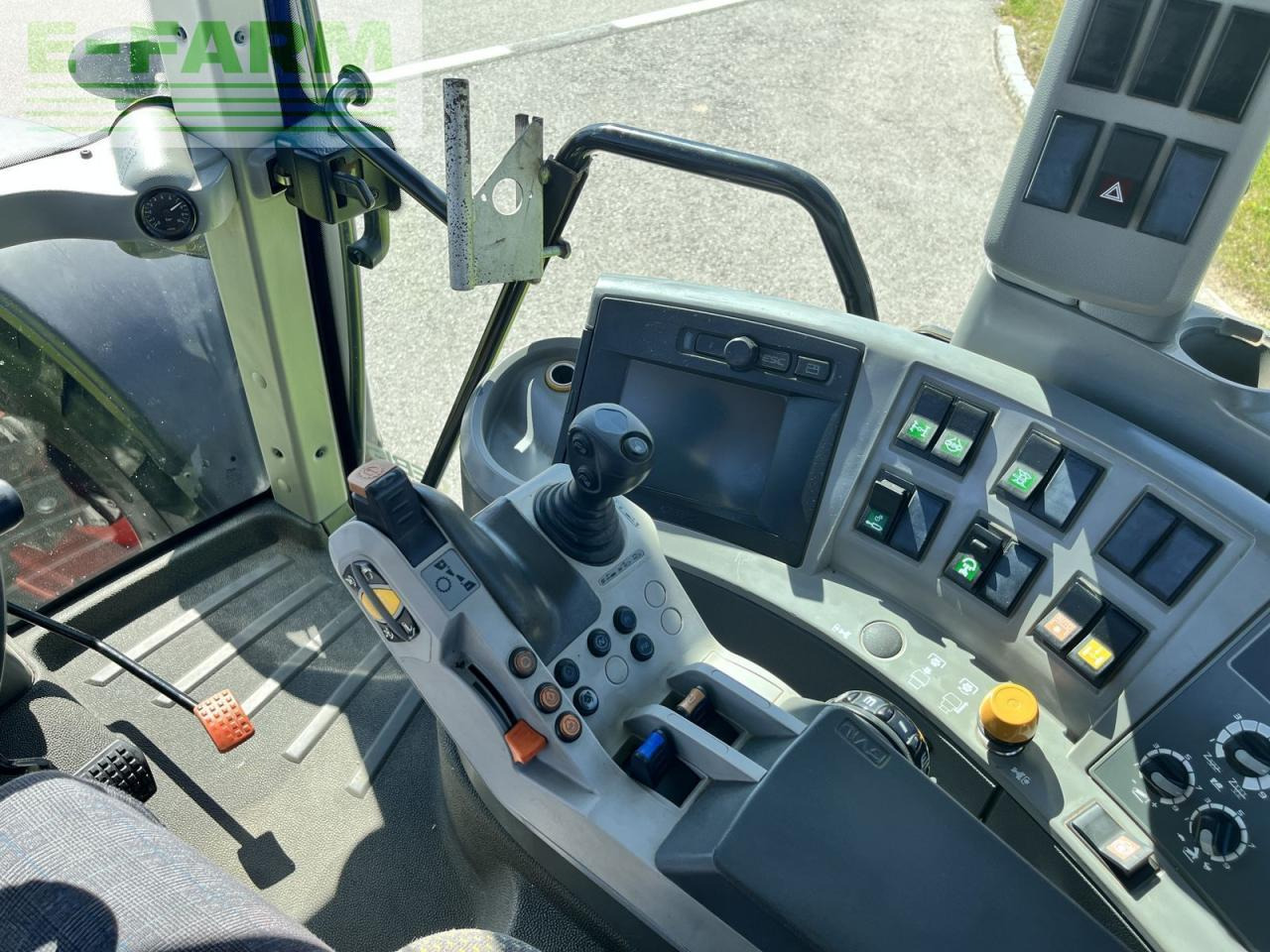 Traktor CLAAS arion 520 / lastschalt (gebrauchter arion 500)