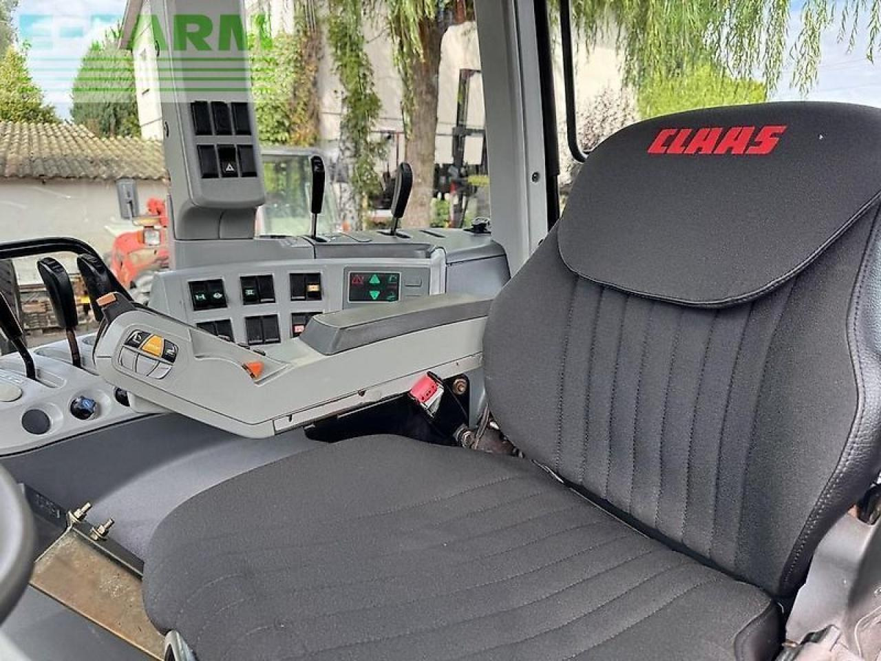 Traktor CLAAS arion 640 cis + quicke q65 CIS