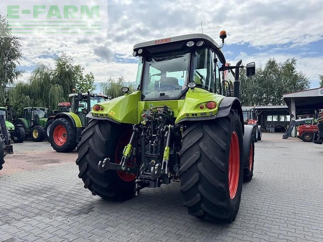 Traktor CLAAS arion 640 cis + quicke q65 CIS