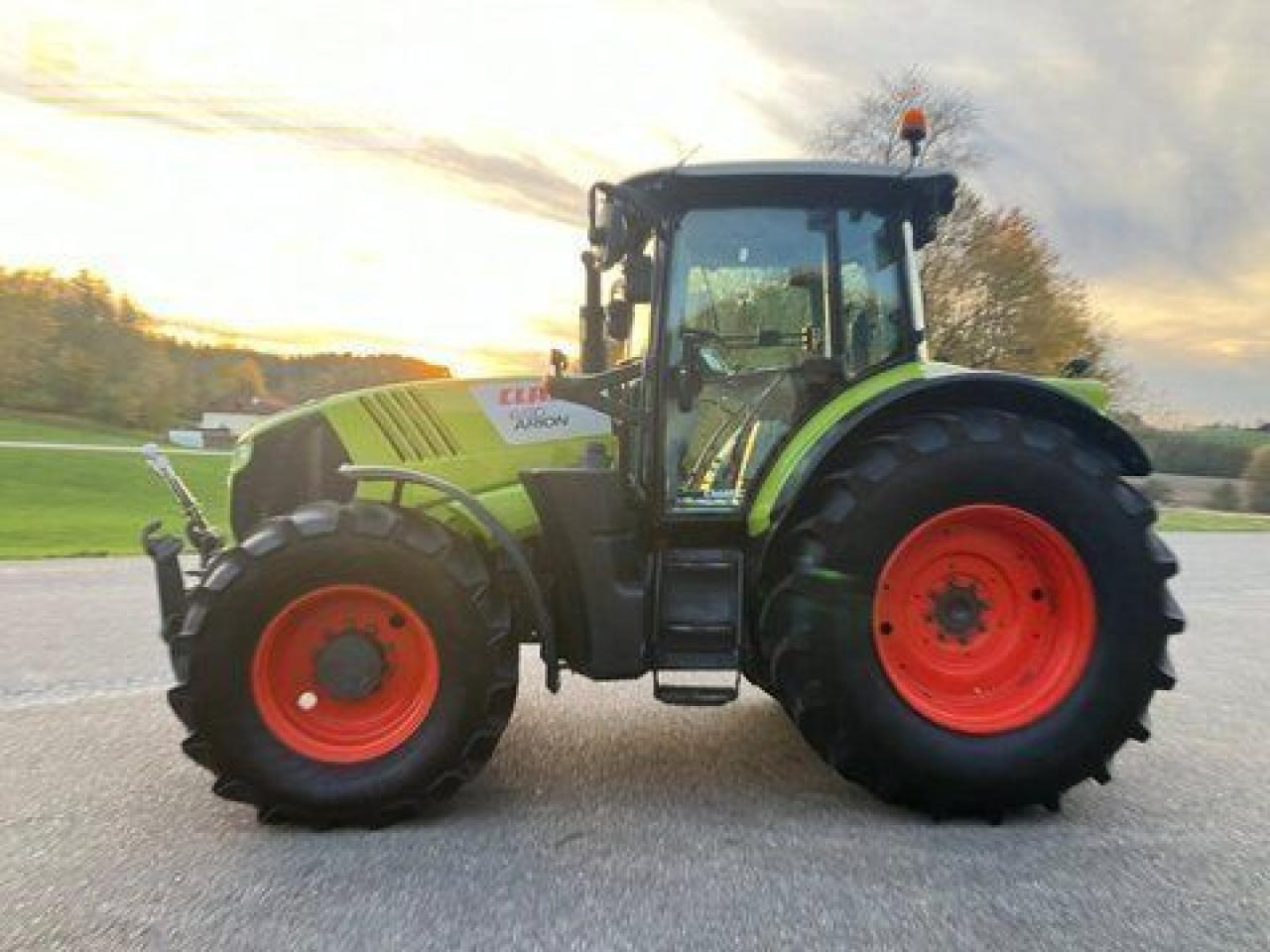 Traktor CLAAS arion 650 c-matic CMATIC CIS