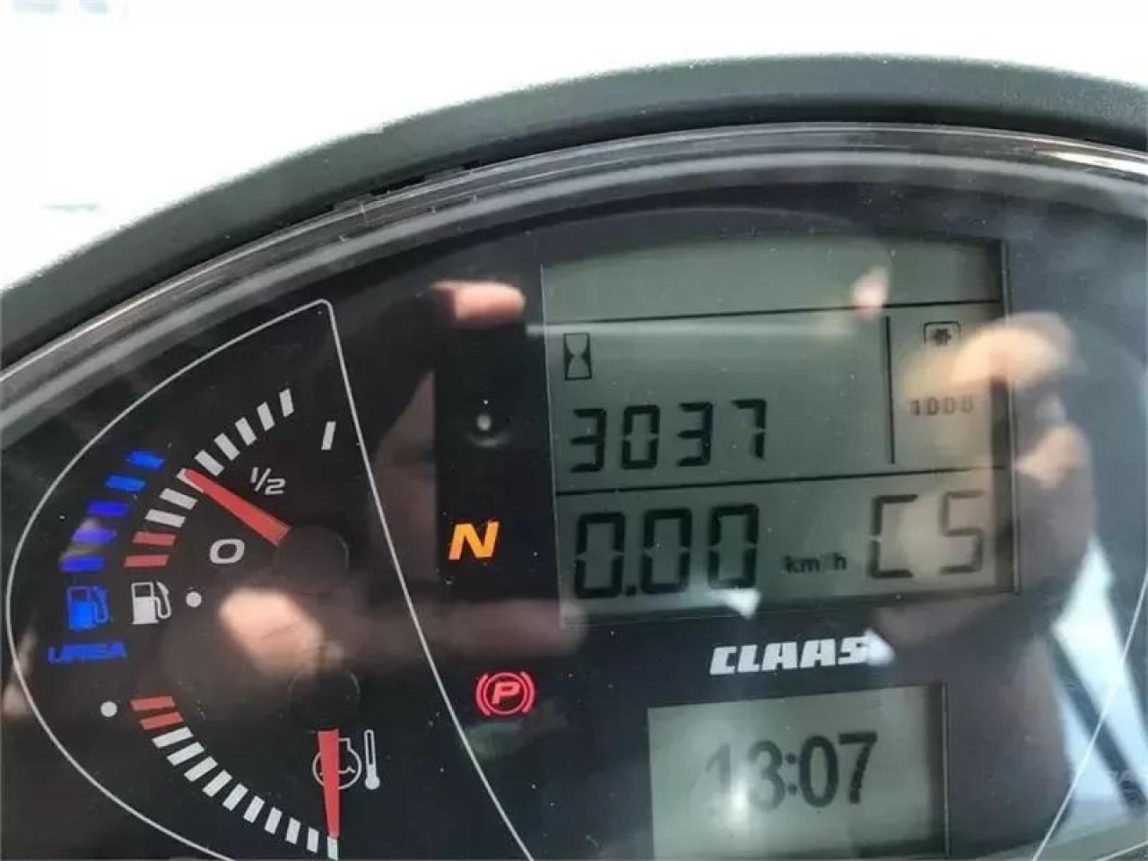 Traktor CLAAS axion 810